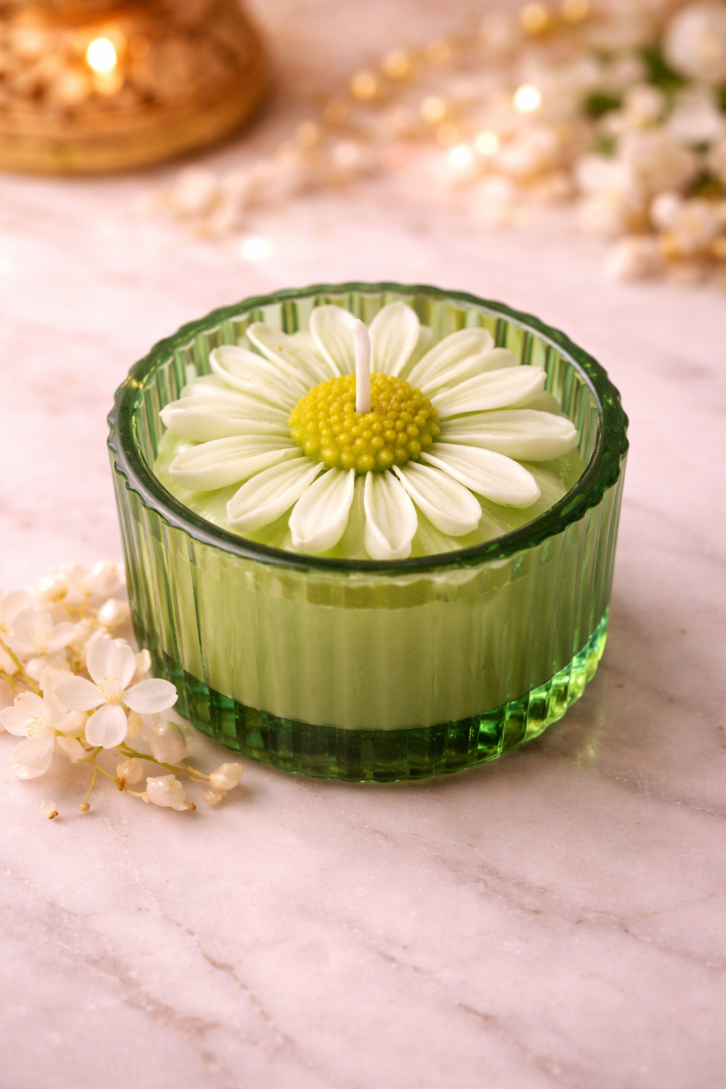 Botanical Bloom Emerald Ribbed Jar Candle with White Daisy - Nature-Inspired Decor & Gifting