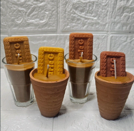 Realistic Chai Biscuit Scented Soy Wax Candle - Cardamom & Ginger Fragrance for Chai Lovers